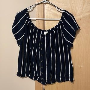 Off shoulder, crop top